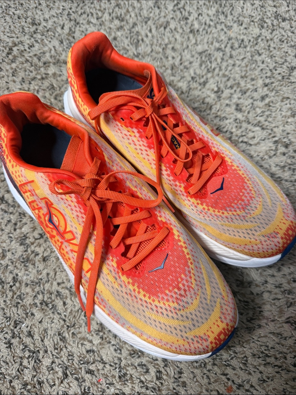 Men’s Hoka one one Orange 10.5